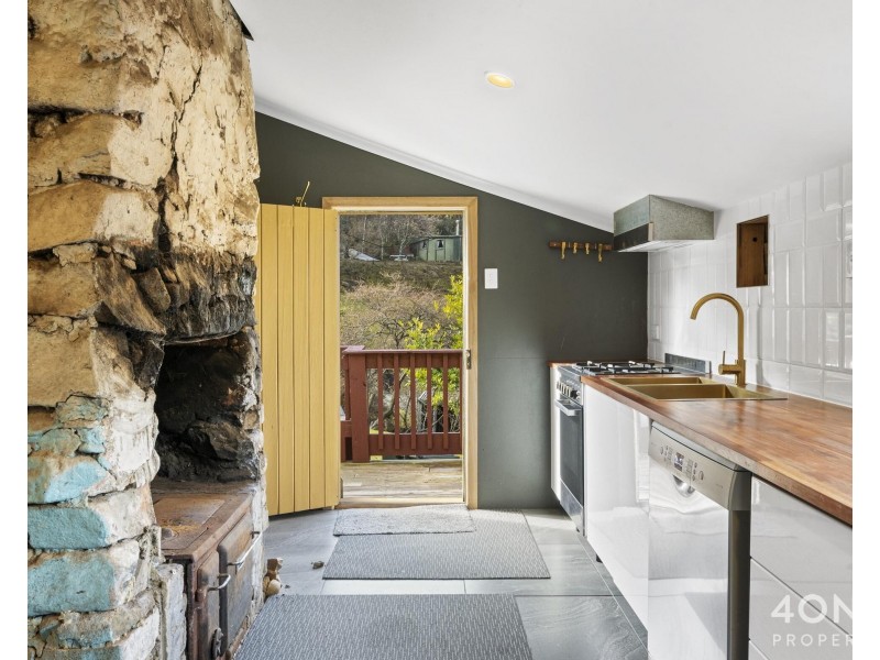 1 Myrtle Forest Road, Collinsvale TAS 7012