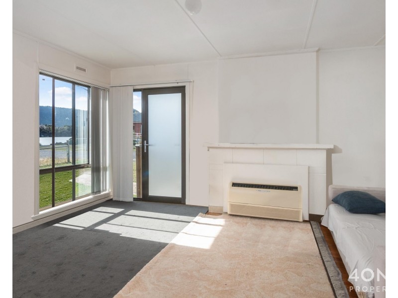 6 Curlew Parade, Claremont TAS 7011