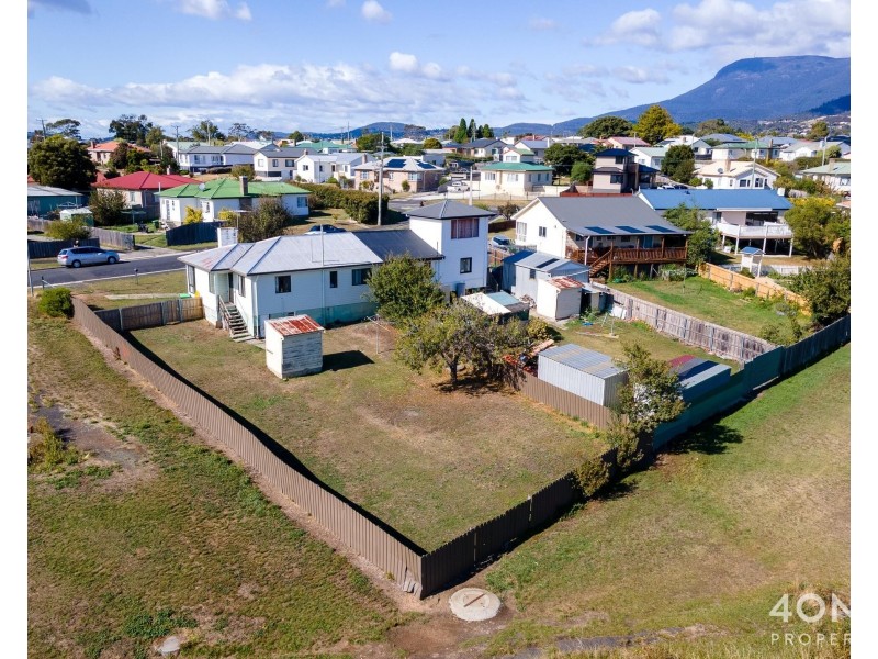 6 Curlew Parade, Claremont TAS 7011