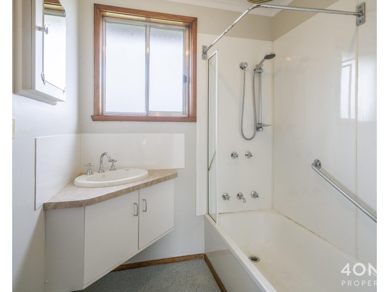 33 Walker Crescent, Bridgewater TAS 7030