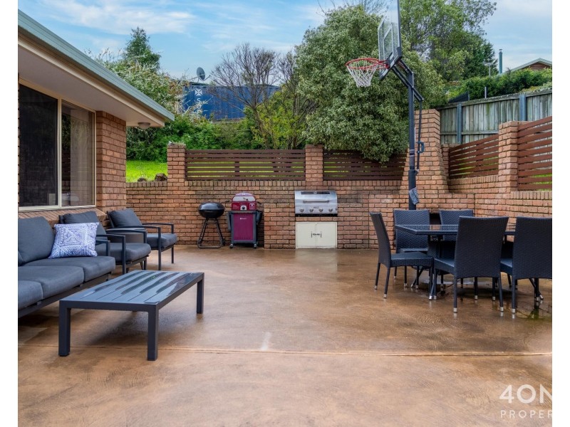 14 Clives Avenue, Old Beach TAS 7017