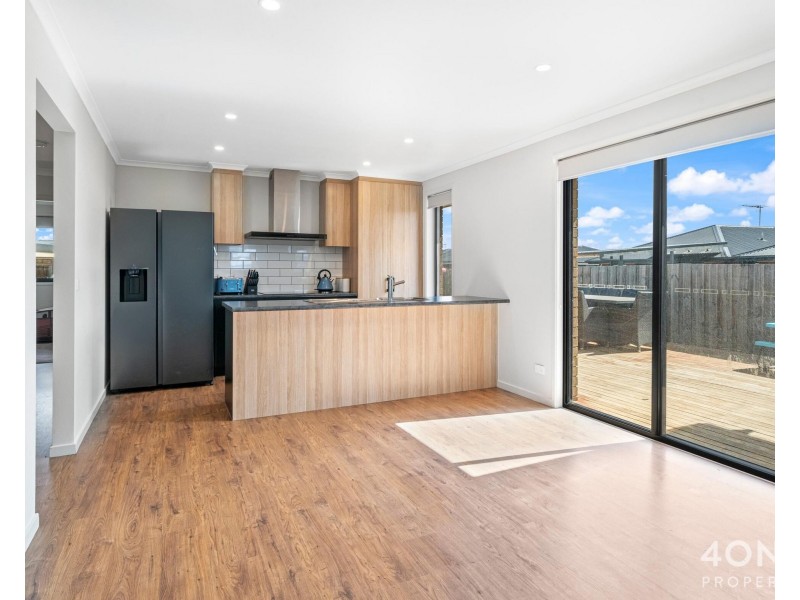 1 Hector Place, Brighton TAS 7030