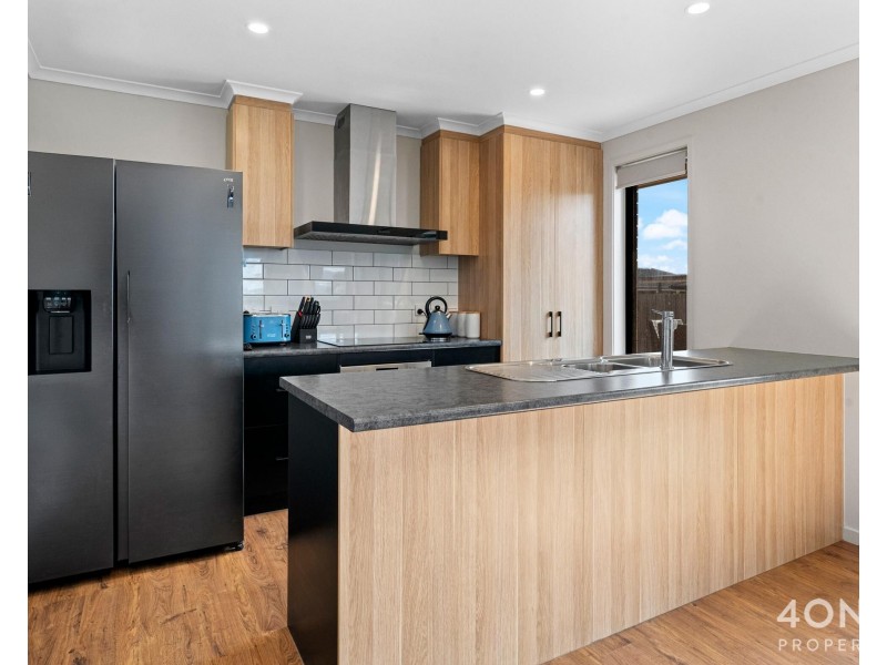 1 Hector Place, Brighton TAS 7030