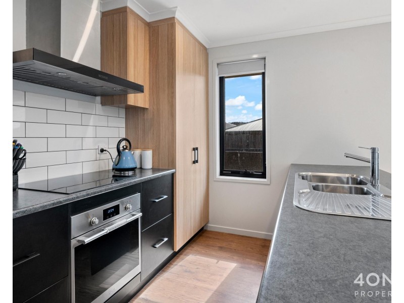 1 Hector Place, Brighton TAS 7030