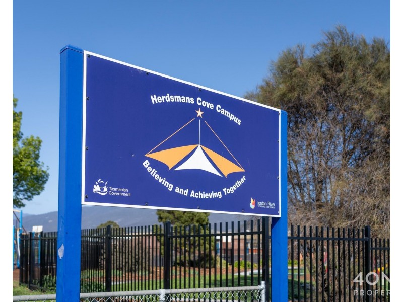 195 Lamprill Circle, Herdsmans Cove TAS 7030