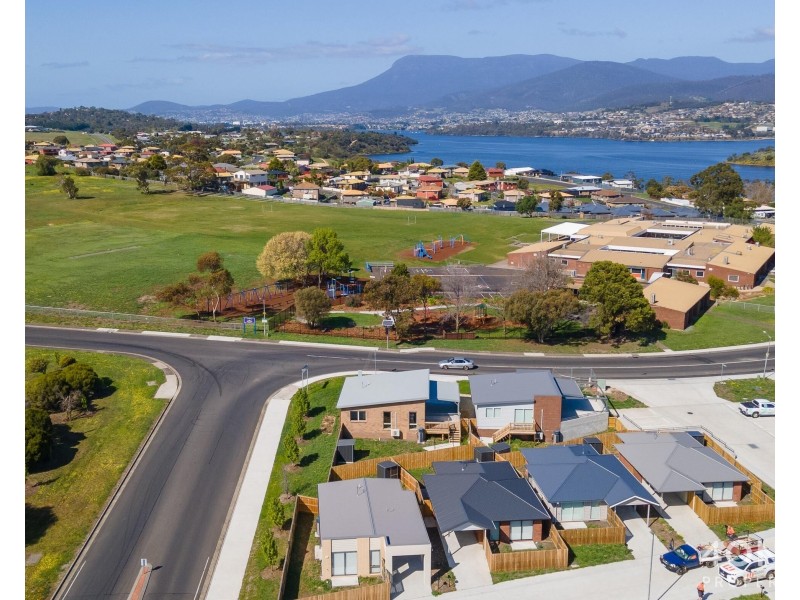 195 Lamprill Circle, Herdsmans Cove TAS 7030