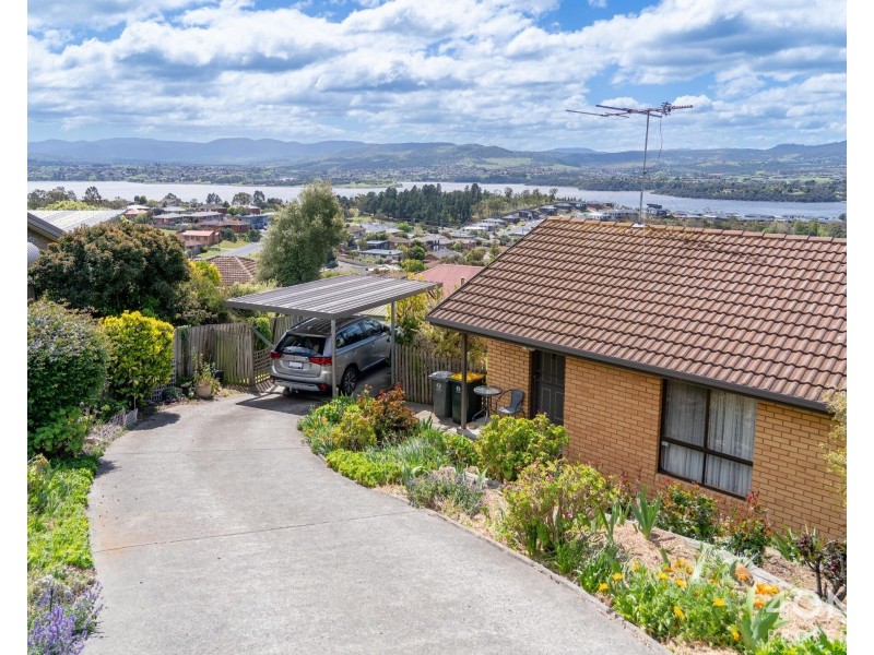 10 Newitt Drive, Austins Ferry TAS 7011