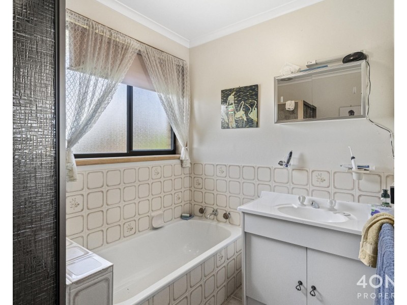10 Newitt Drive, Austins Ferry TAS 7011