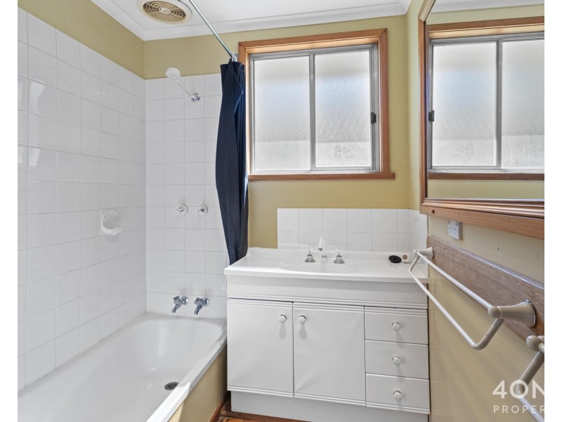 233 Redwood Road, Kingston TAS 7050