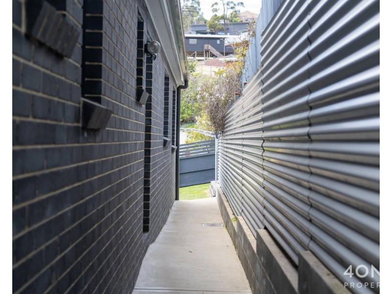 1/8A Beaumont Road, Lenah Valley TAS 7008
