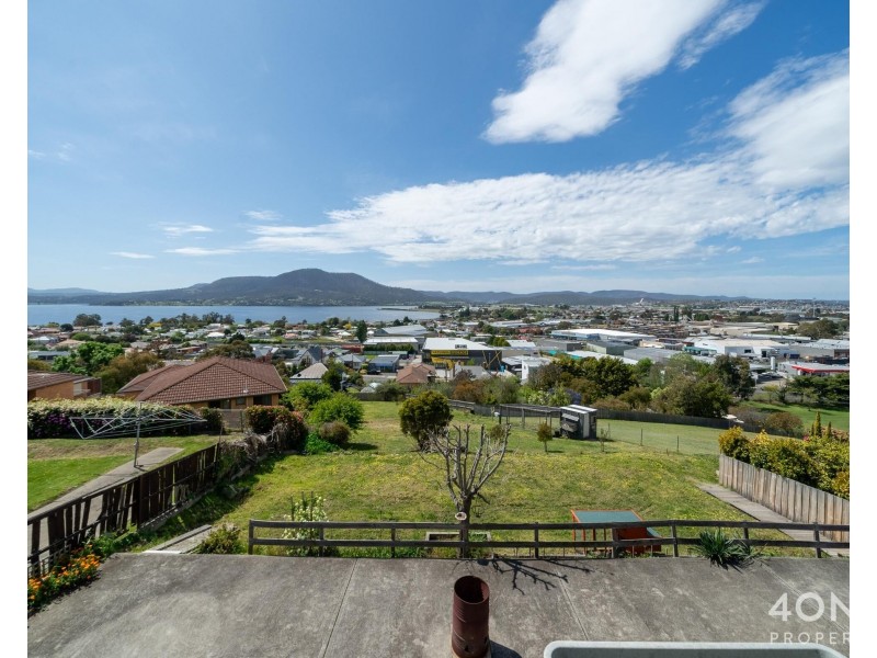 18 Weston Place, Montrose TAS 7010