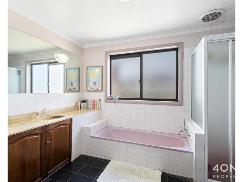 18 Weston Place, Montrose TAS 7010