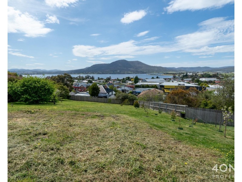 18 Weston Place, Montrose TAS 7010