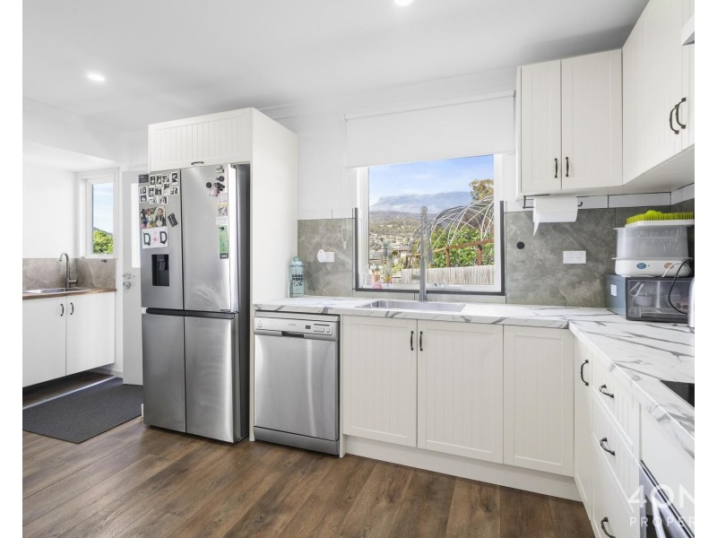 33 Norman Circle, Glenorchy TAS 7010