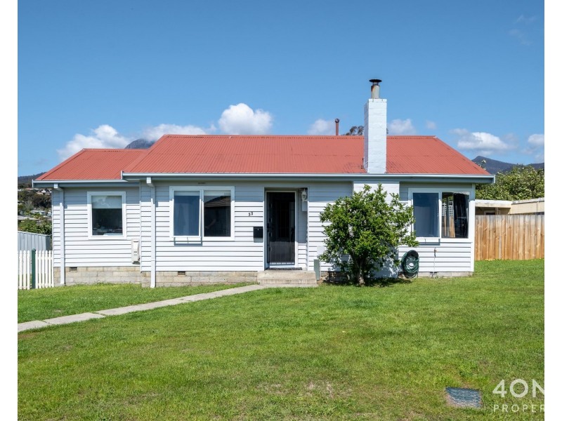 33 Norman Circle, Glenorchy TAS 7010
