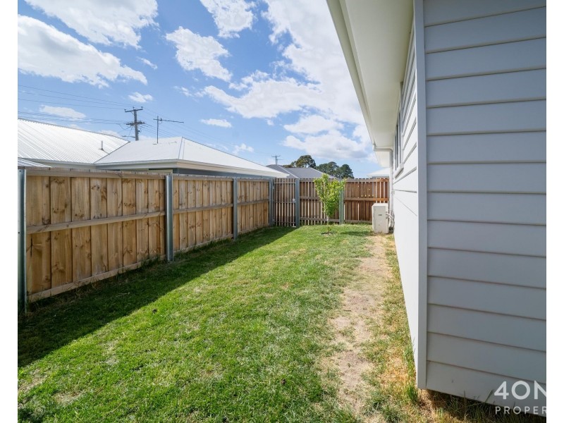 7/21 Windermere Beach Road, Claremont TAS 7011