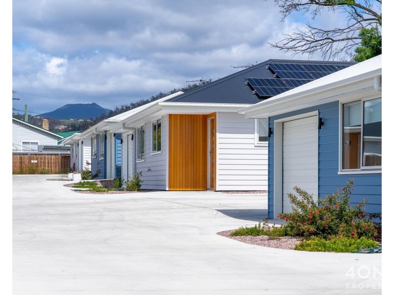 7/21 Windermere Beach Road, Claremont TAS 7011