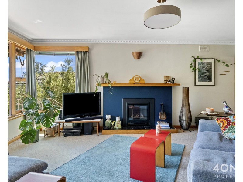 8 Coolabah Road, Sandy Bay TAS 7005