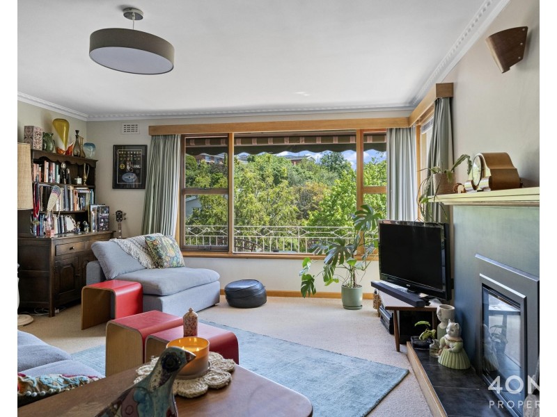 8 Coolabah Road, Sandy Bay TAS 7005