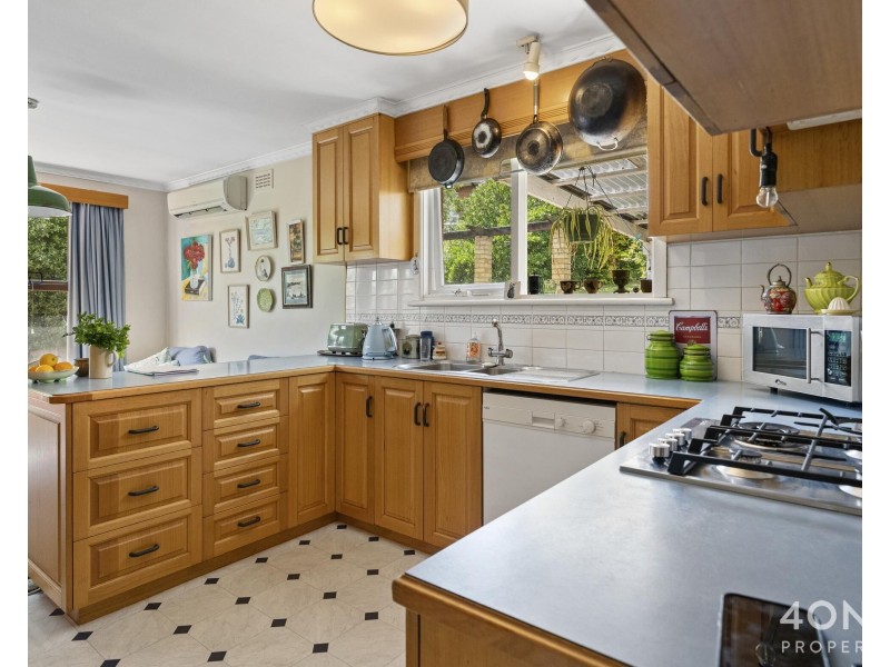 8 Coolabah Road, Sandy Bay TAS 7005