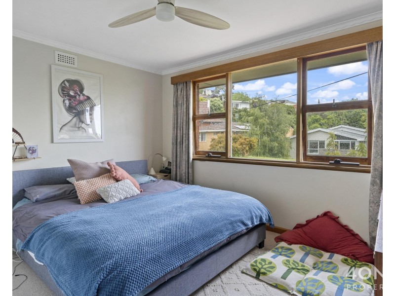 8 Coolabah Road, Sandy Bay TAS 7005