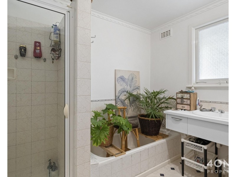 8 Coolabah Road, Sandy Bay TAS 7005