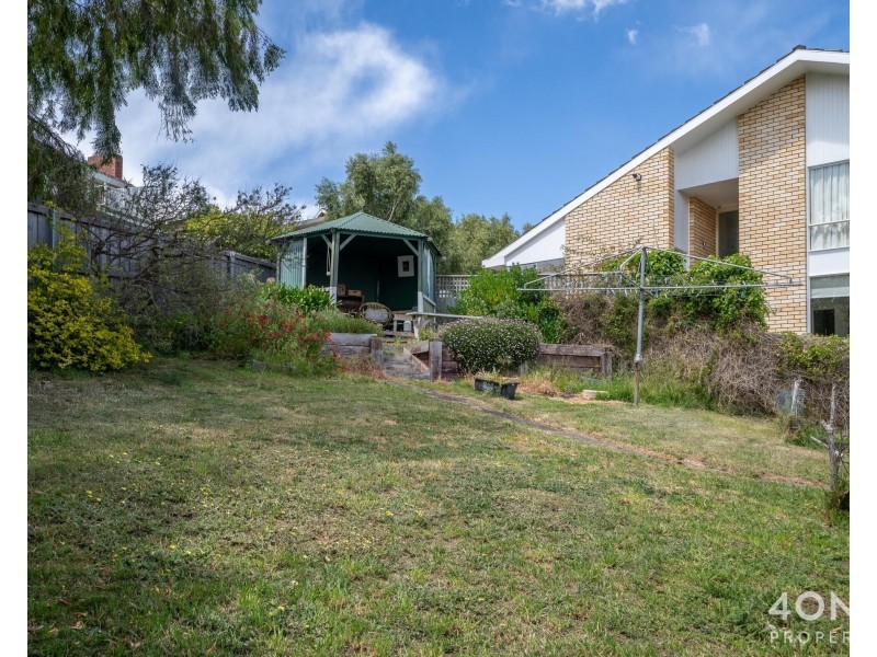 8 Coolabah Road, Sandy Bay TAS 7005