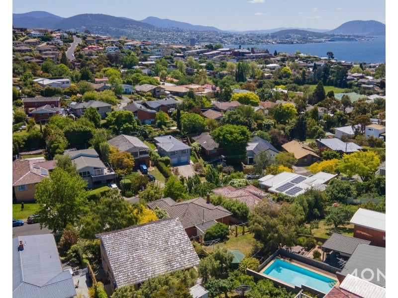 8 Coolabah Road, Sandy Bay TAS 7005