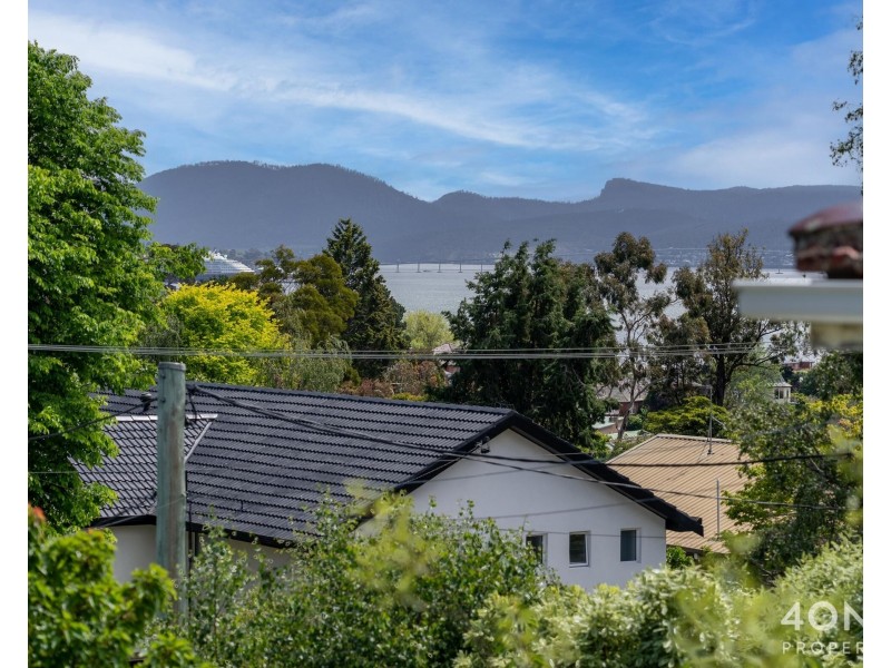 8 Coolabah Road, Sandy Bay TAS 7005