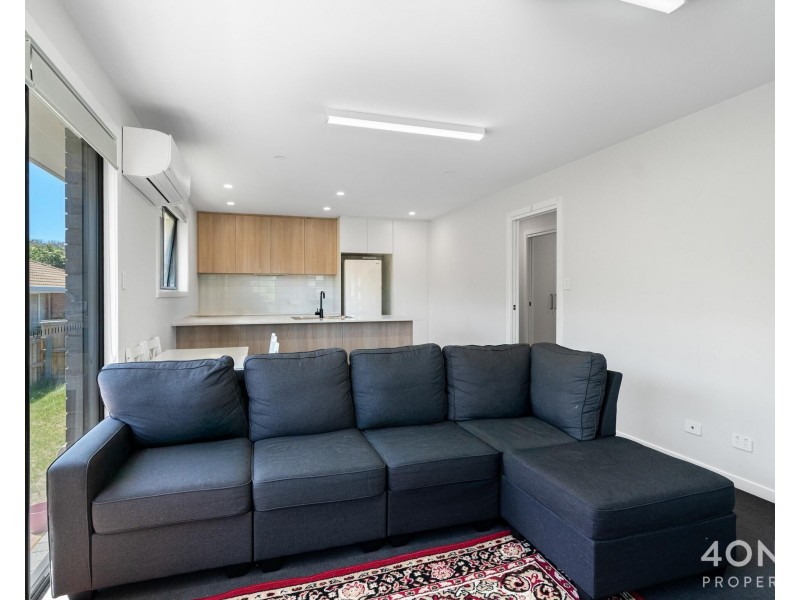 2/22 Schouten Street, Warrane TAS 7018