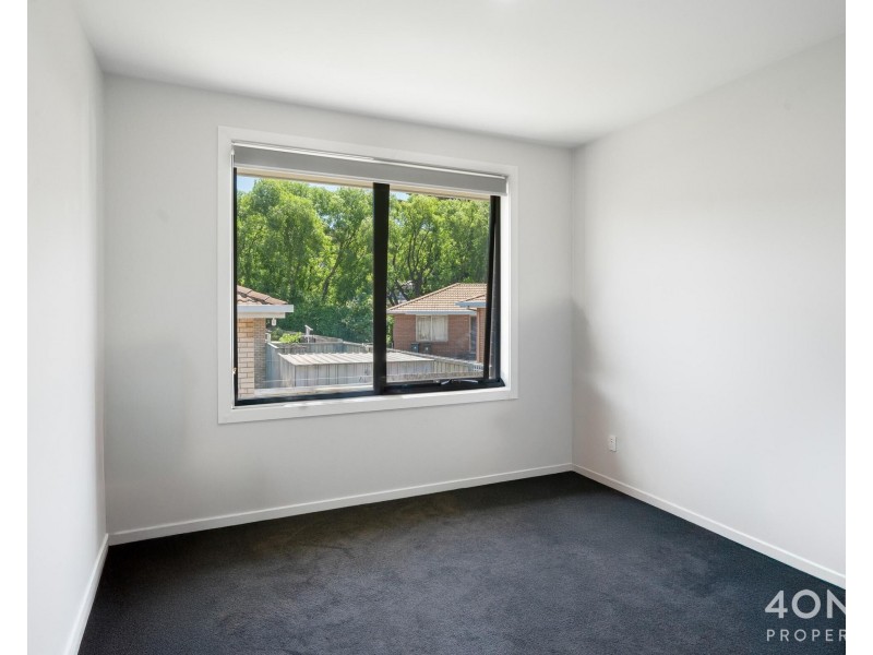 2/22 Schouten Street, Warrane TAS 7018