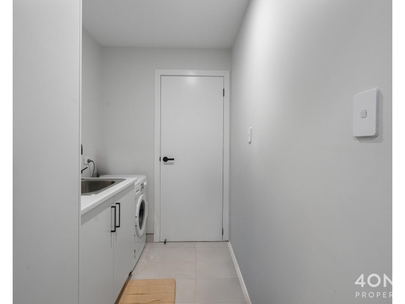 2/22 Schouten Street, Warrane TAS 7018