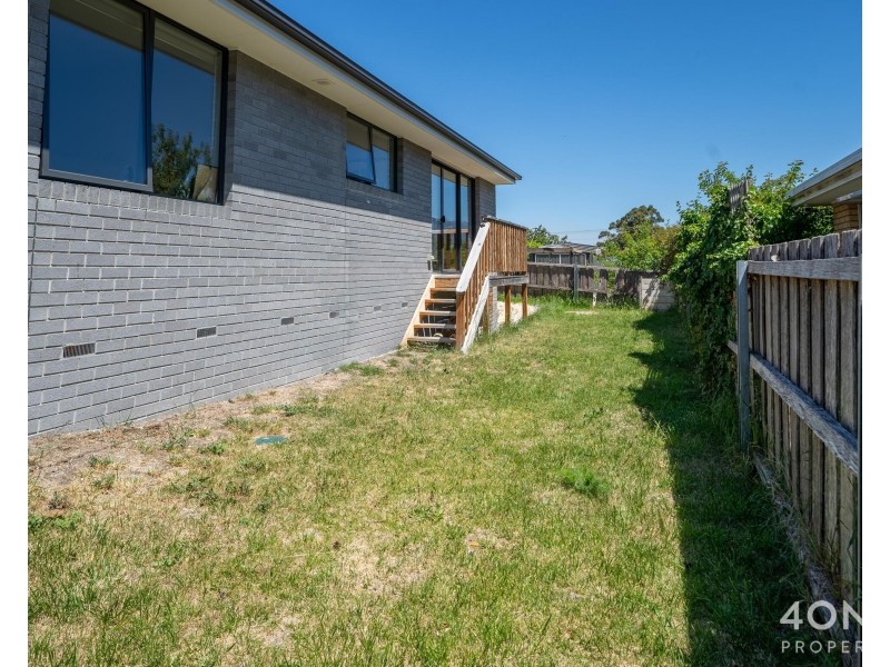 2/22 Schouten Street, Warrane TAS 7018
