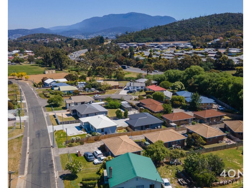 2/22 Schouten Street, Warrane TAS 7018