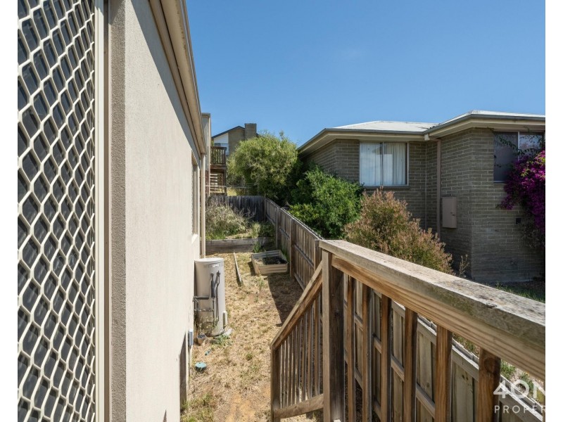 2/84 Lamprill Circle, Herdsmans Cove TAS 7030