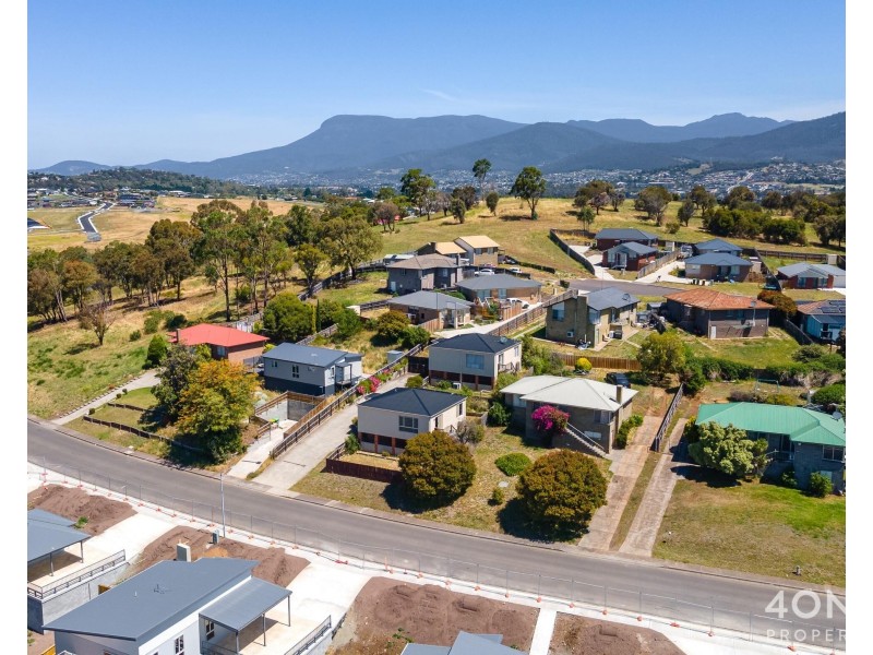 2/84 Lamprill Circle, Herdsmans Cove TAS 7030