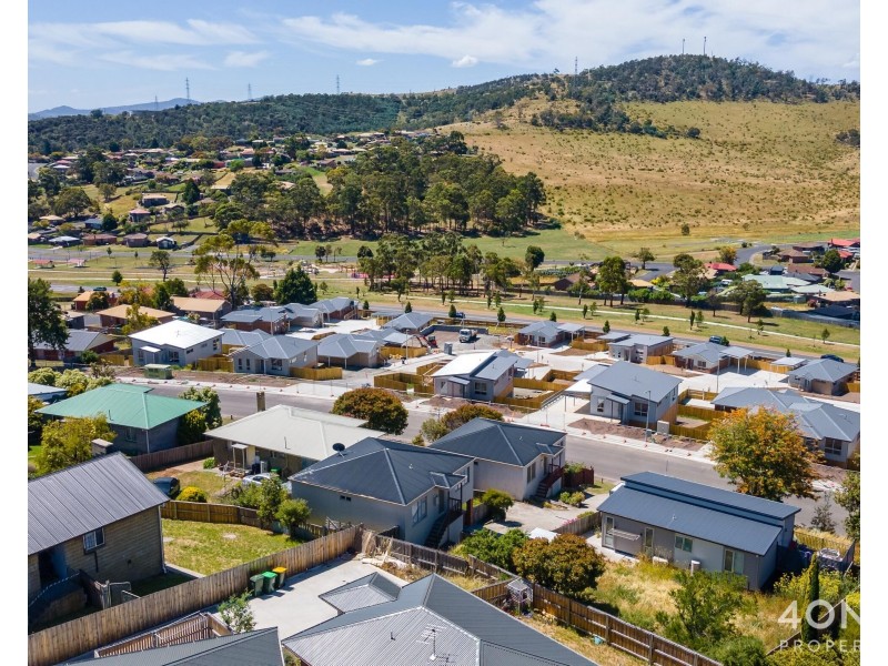2/84 Lamprill Circle, Herdsmans Cove TAS 7030