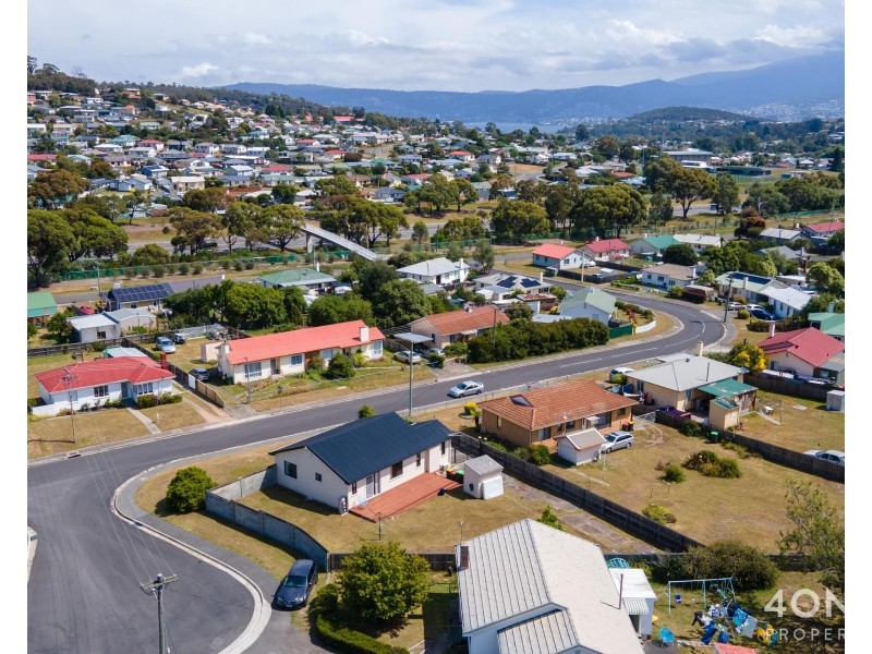 16 Resolution Street, Warrane TAS 7018