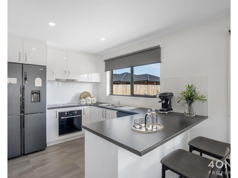2/75 Menin Drive, Brighton TAS 7030