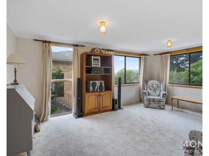 1/11 Alwyn Road, Lenah Valley TAS 7008