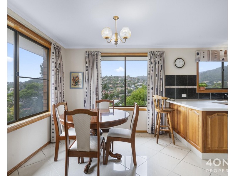 1/11 Alwyn Road, Lenah Valley TAS 7008