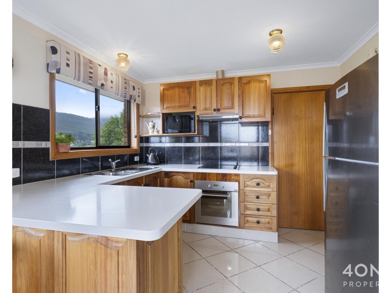 1/11 Alwyn Road, Lenah Valley TAS 7008