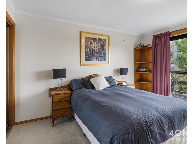 1/11 Alwyn Road, Lenah Valley TAS 7008