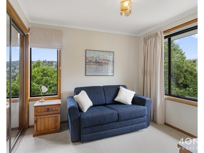 1/11 Alwyn Road, Lenah Valley TAS 7008
