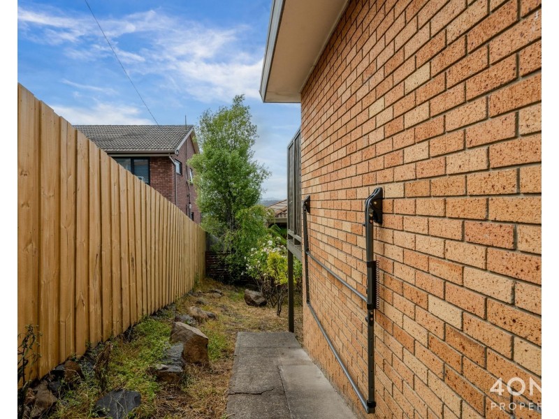 1/11 Alwyn Road, Lenah Valley TAS 7008