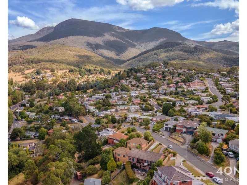 1/11 Alwyn Road, Lenah Valley TAS 7008