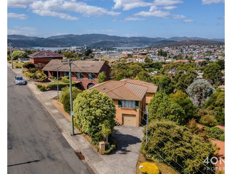 1/11 Alwyn Road, Lenah Valley TAS 7008