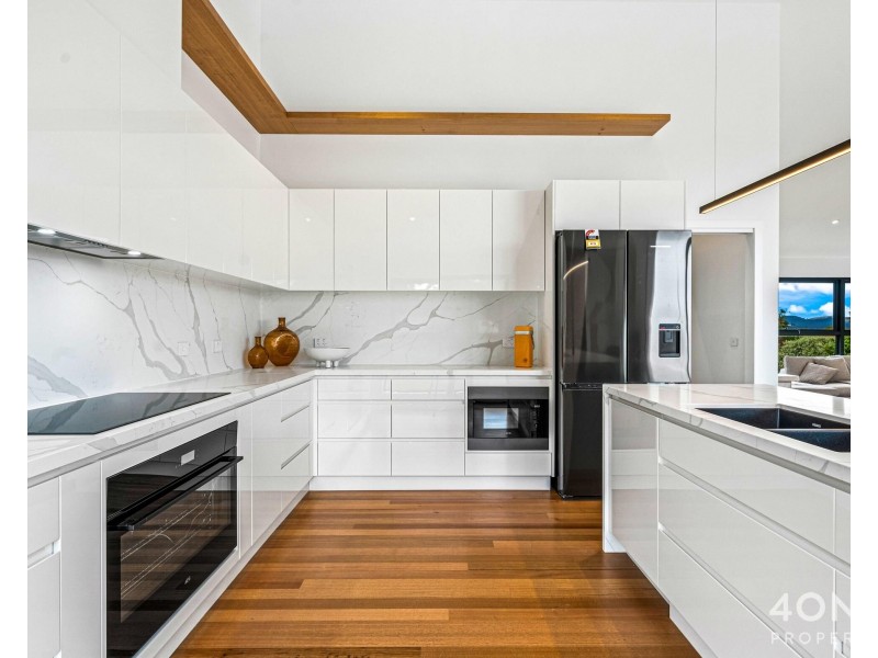 2 Belhaven Avenue, Taroona TAS 7053