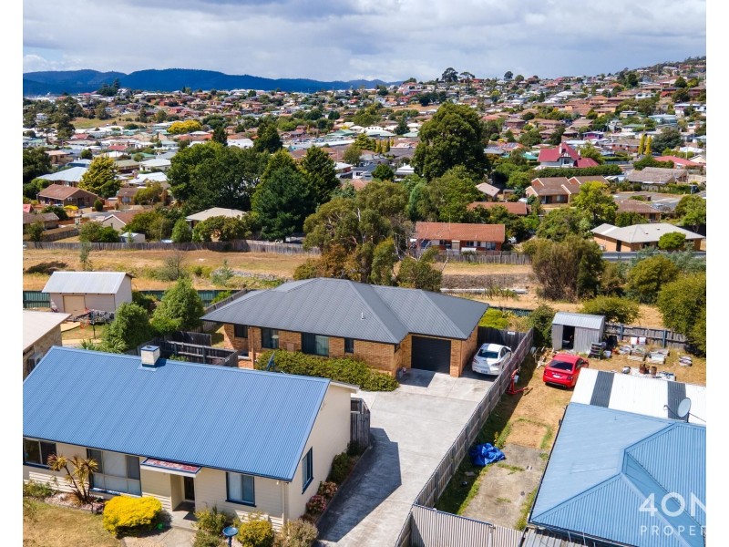 2/21 Norman Circle, Glenorchy TAS 7010