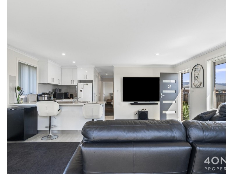 2/21 Hollingsworth Street, Brighton TAS 7030